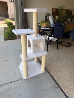 Used kitty tree