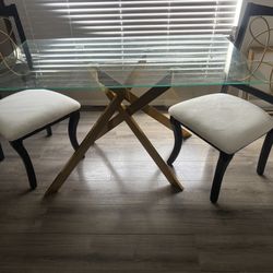 Table Nook With 2 Accent Chairs 