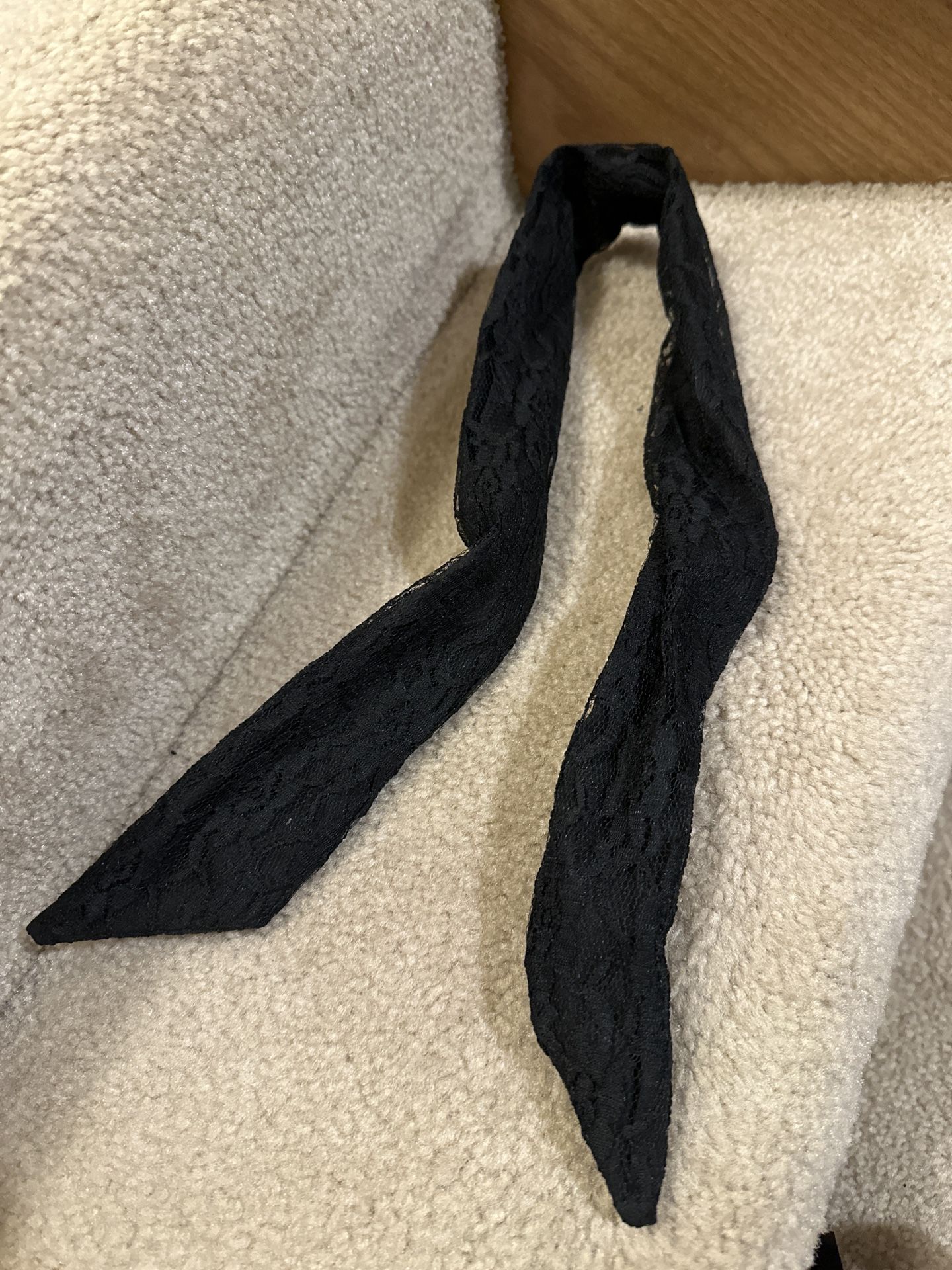 Black Lace flexible hair band/hair accessory $2