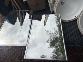2 medicine cabinet good condition and 2 bathroom sink