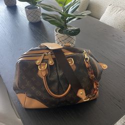 LV bag for Sale in Leander, TX - OfferUp