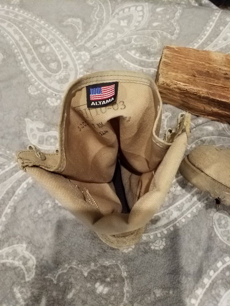 Military ALTMAN boots. No laces.
