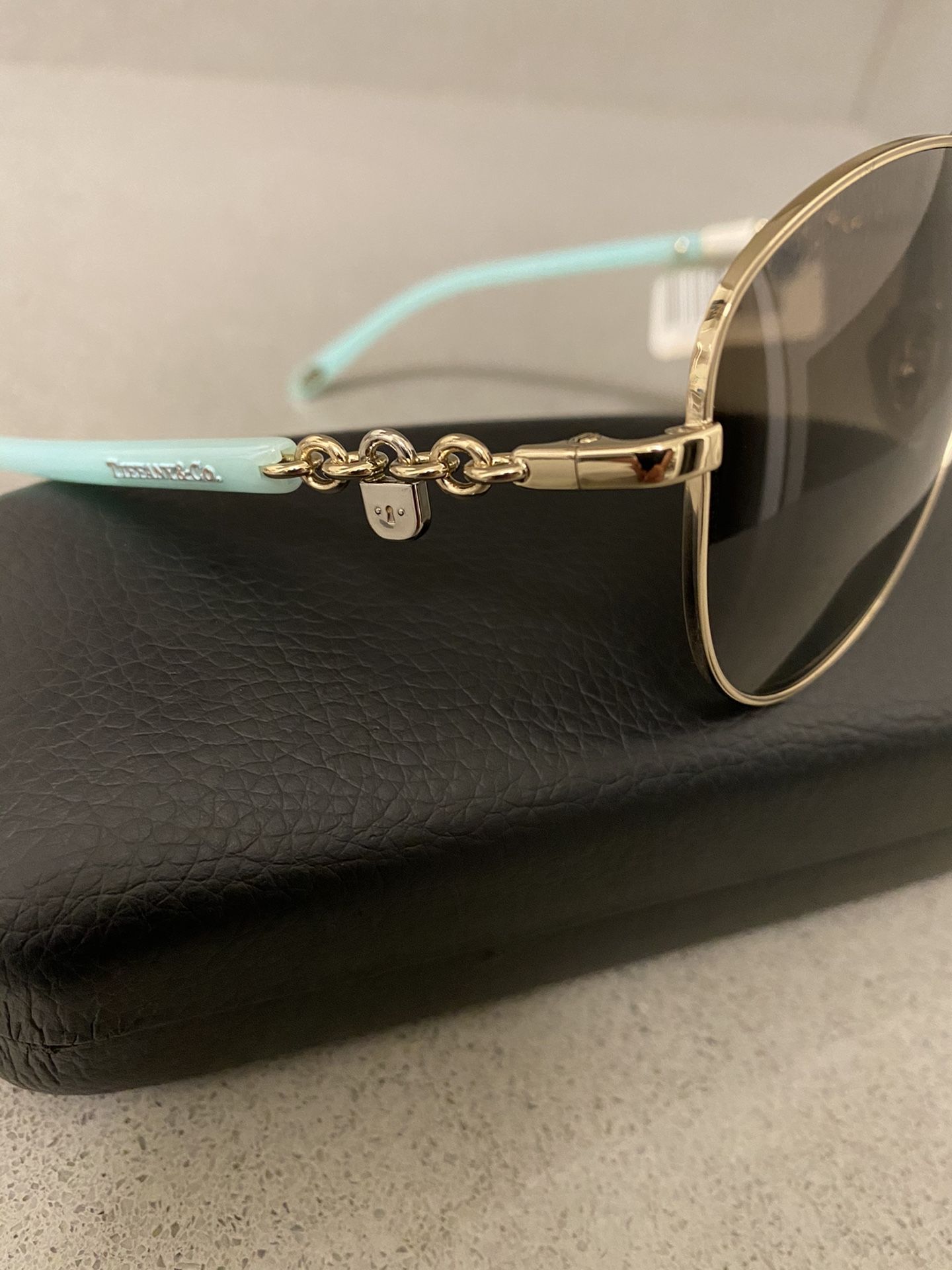 TIFFANY WOMENS SUNGLASSES 🕶