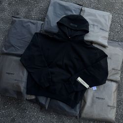 Essential Hoddie