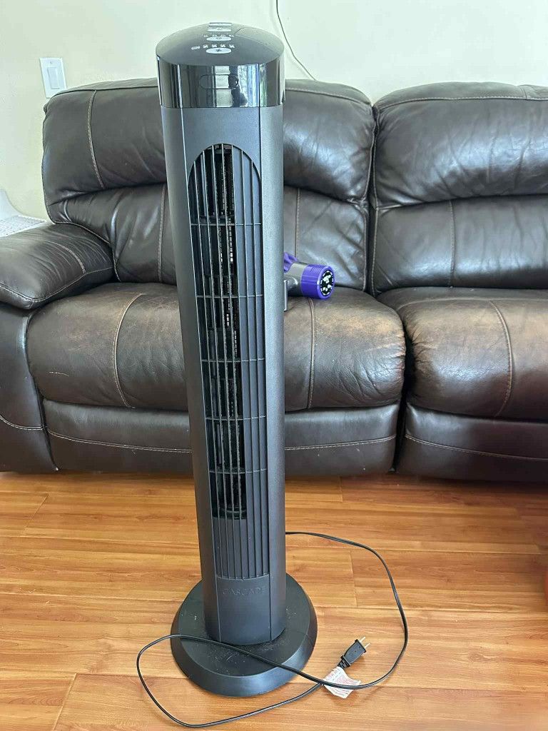 40" Oscillating Tower Fan – Works with Minor Issue