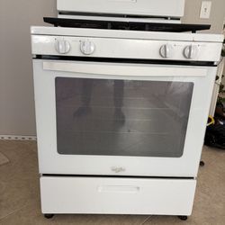 Whirlpool Gas,oven Includes grates and racks," "Fully functional," and "Standard 30-inch fit