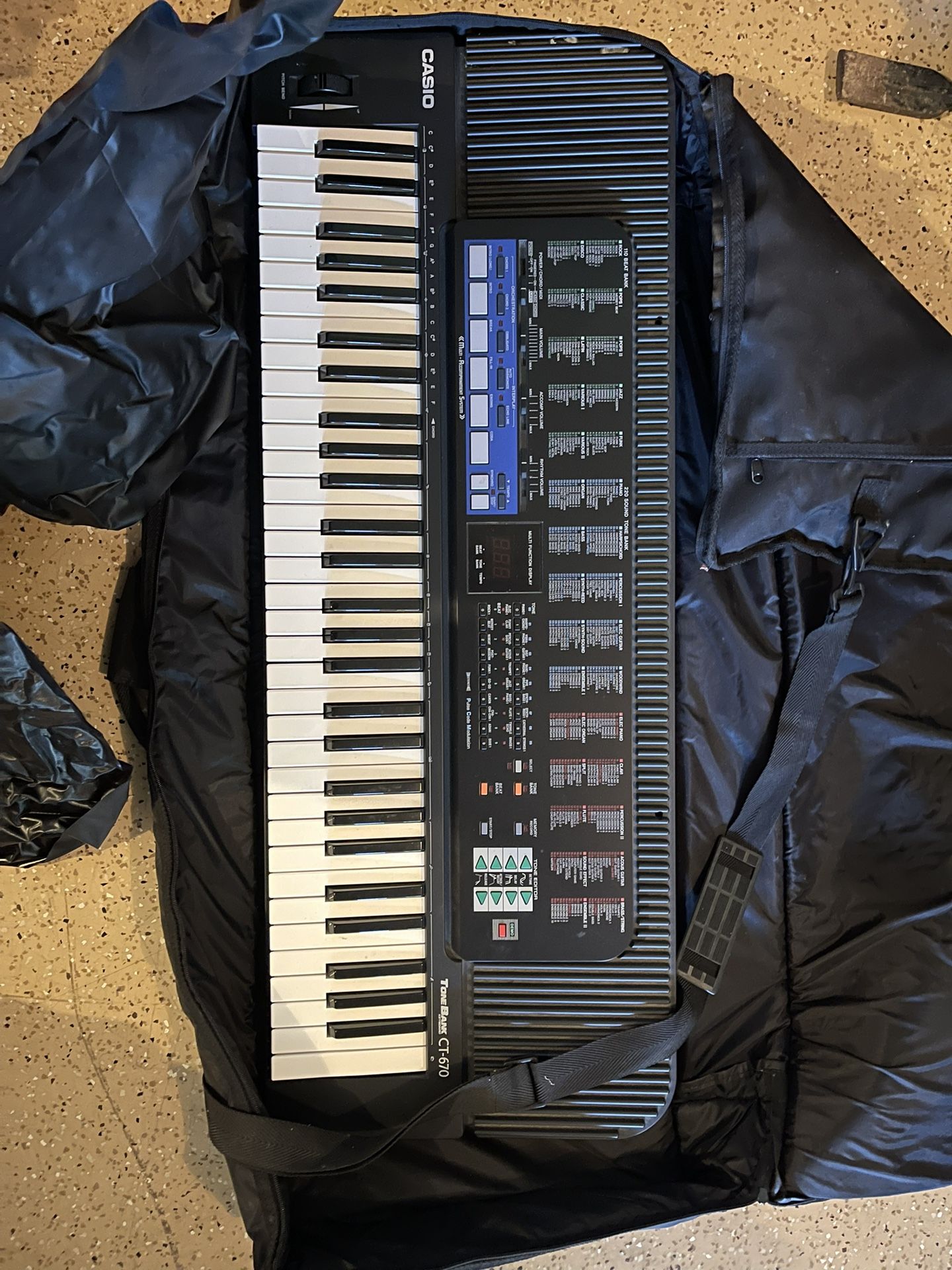 Casio Tone Bank CT 670 Keyboard