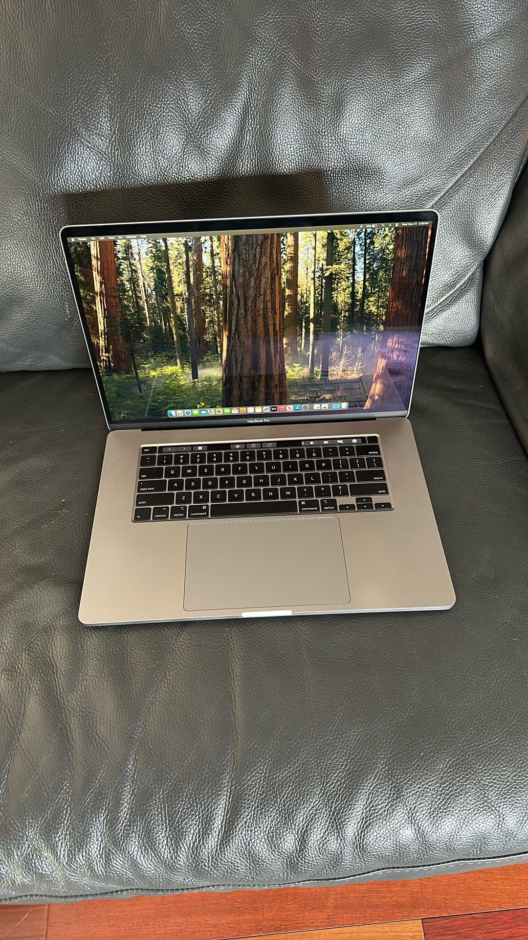 Apple 2019 MacBook Pro with 2.4GHz Intel Core i9 (16-inch, 32 GB RAM, 512 TB SSD) Space Gray