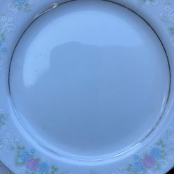 Box Of Authentic Vintage china : China garden Prestige By Guo guang 