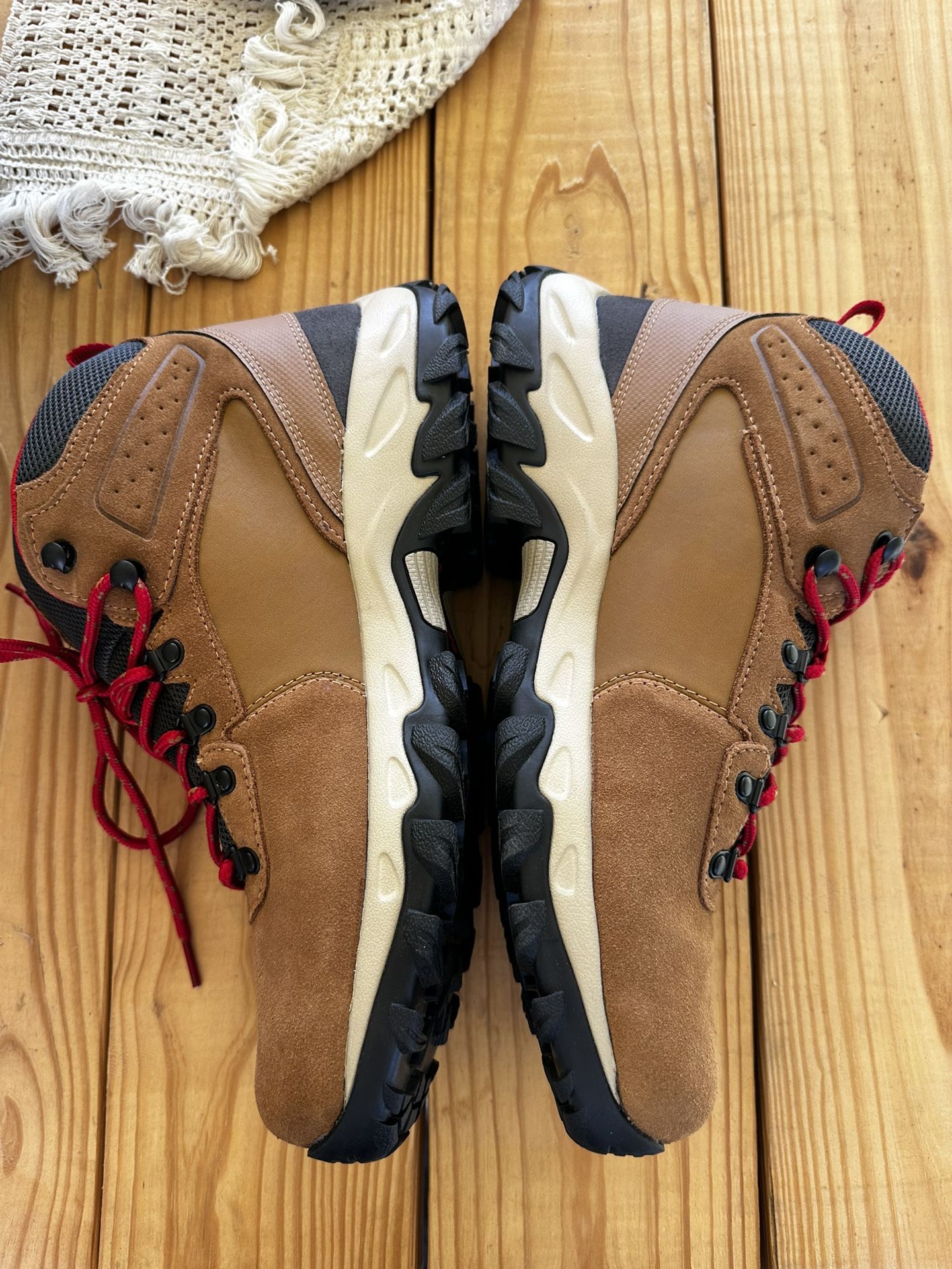 SIZE 12 Men's Columbia Hiking Boots BRAND NEW