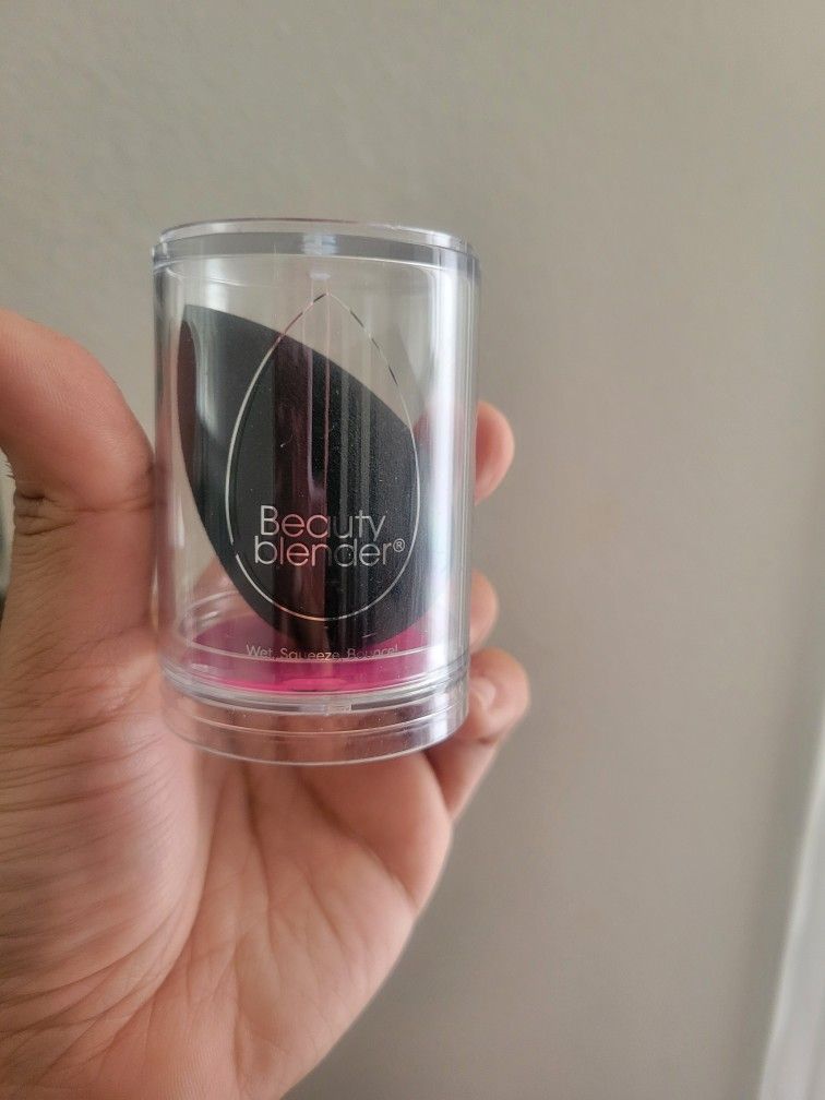 NEW BEAUTY BLENDER