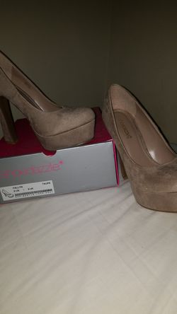 Shoedazzle Heals size 8