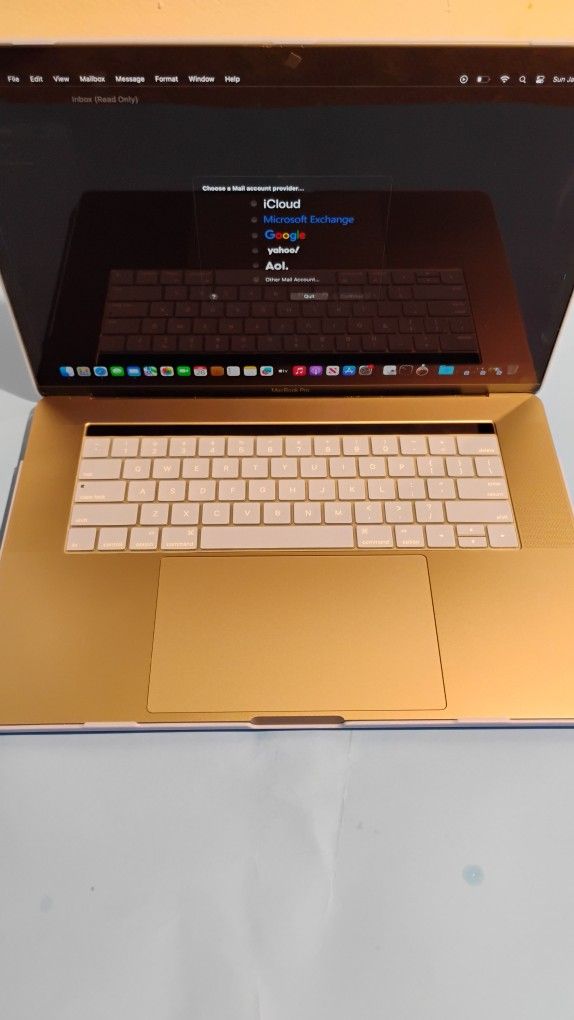 2017 MACBOOK PRO 15 " Inch Touchbar Fingerprint Scanner Ultra HD Retina Display 500GB SSD 16GB RAM I7 Quad-core 3.1GHZ Intel 630 GPU Excellent Battery