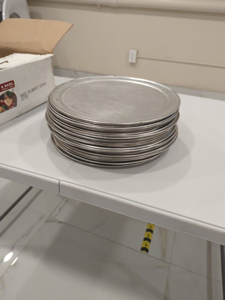***FREE***Bulk Case Of (26) 12" Aluminum Wide Rim Pizza Pan