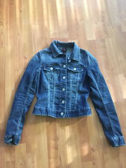 Like New Size Small Juniors Denim Jacket. Smoke free home