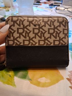 DKNY WALLET