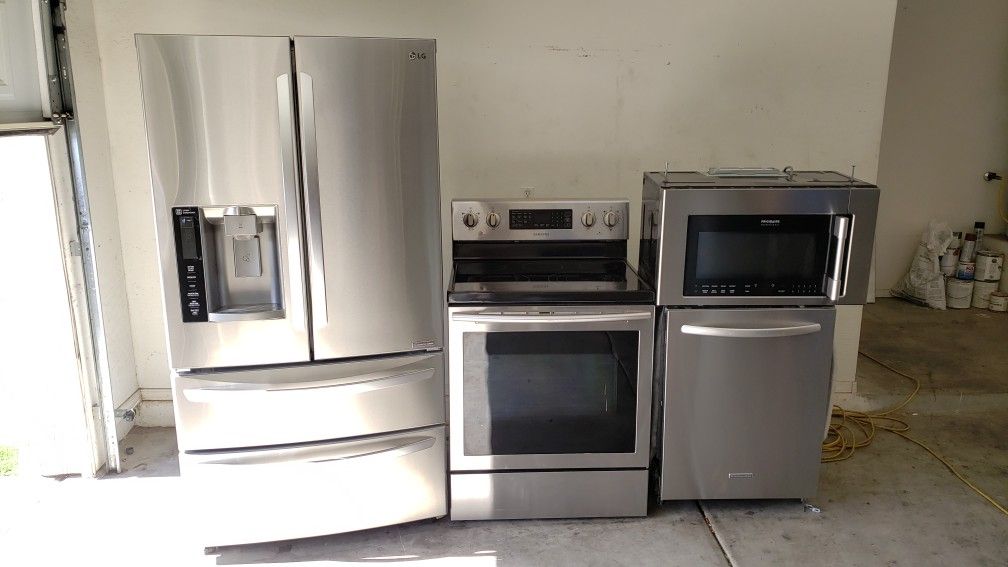 Stainless steel kitchen appliances