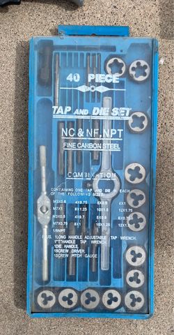 SAE Tap and die set (not a full set) see photo