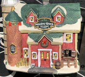 NEW “Meadow Brook Farm” Horse Barn By Holiday Time Christmas Village  Light Up Decoration