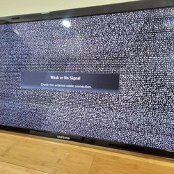 Samsung TV 42" NOT A SMART TV