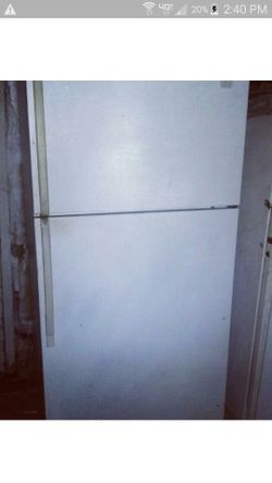21 cubic in Whirlpool refrigerator