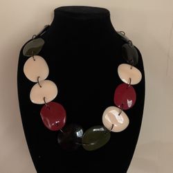 Doncaster Acrylic Neckless