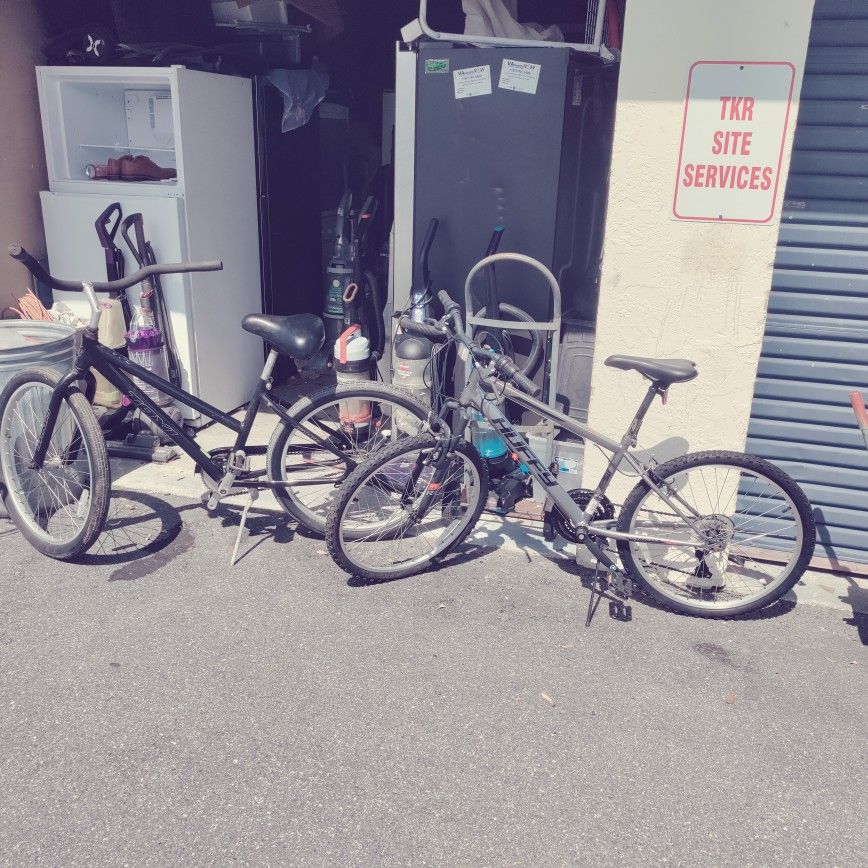 like new 18 speed huffy and jameis taxi beach cruiser