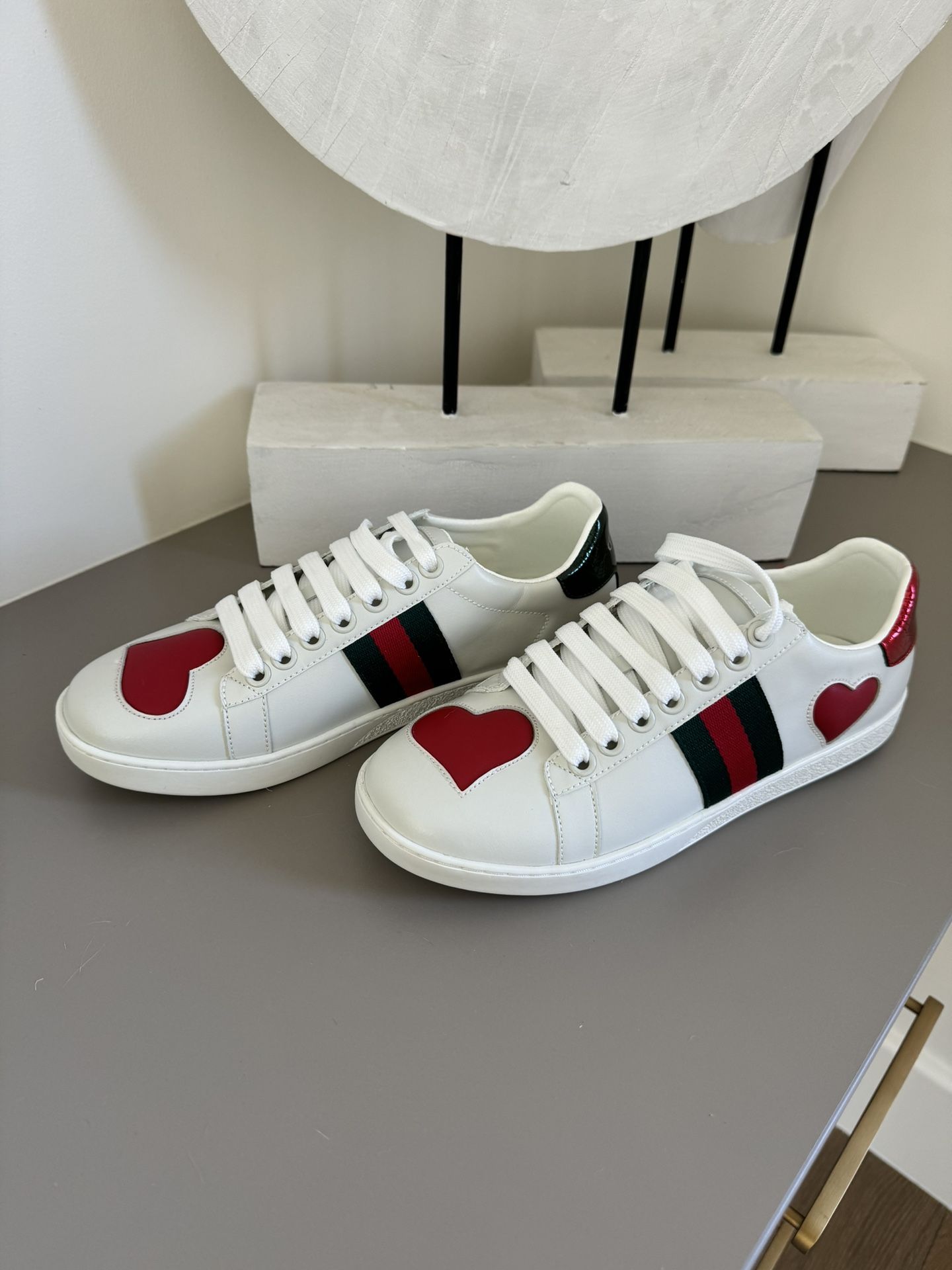 Used Gucci Ace Low Heart Size 7/7.5