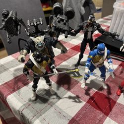 Action Figures (Spider-Man , Spwan , TNMNT )