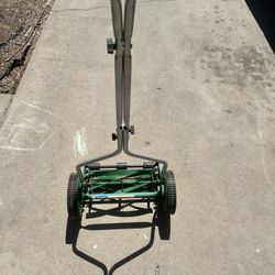 Scott’s 16in Manual Mower