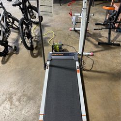 Walking Pad with Incline and Handle Bar, 2.5 HP Quiet Walking Pad Treadmill with 265 LBS Capacity, Portable Under Desk Treadmill, Foldable Treadmills 