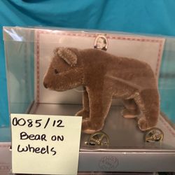 Steiff Bear on Wheels