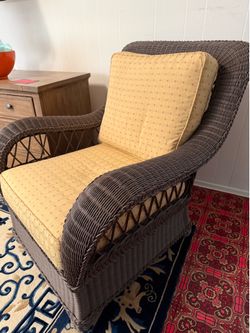 Indoor/Outdoor Ethan Allen Chair - like new!