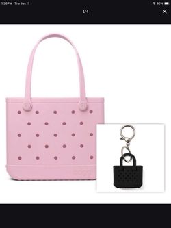 BOGG BAG COLOR BEACH HYDRANGEA VINYL HARD-SIDE SHOULDER HANDBAG WITH KEYCHAIN