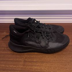 Nike Kyrie Basketball Shoes (Size 10.5)