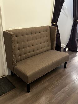Tufted high back Bench