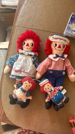 Raggedy Ann and raggedy Andy stuffed dolls with miniatures vintage 17 inch