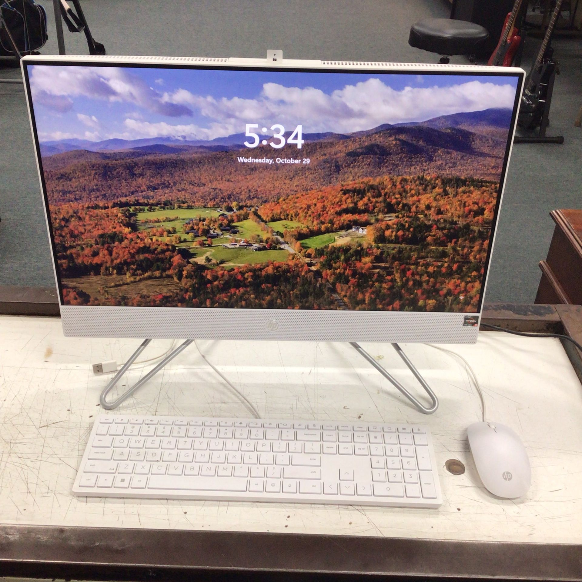 HP 24-cb1217c 23.8" FHD All-in-One PC, AMD R3-5425U, 2.70GHz, 8GB RAM, 1TB HDD, Win11, Touchscreen