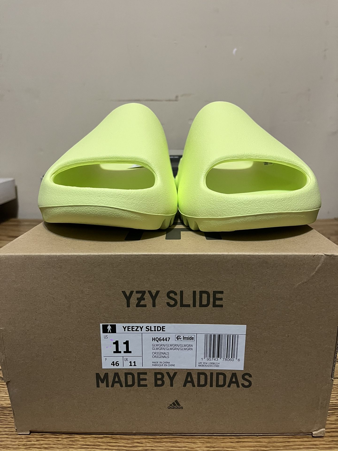 Adidas Yeezy Slide Glow Green display picture 1