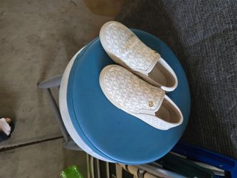Girl Shoes  mk size 1