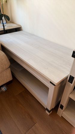 Coffee table that lifts up