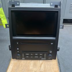 07-08 -12 Cadillac Escalade radio DVD and NAV