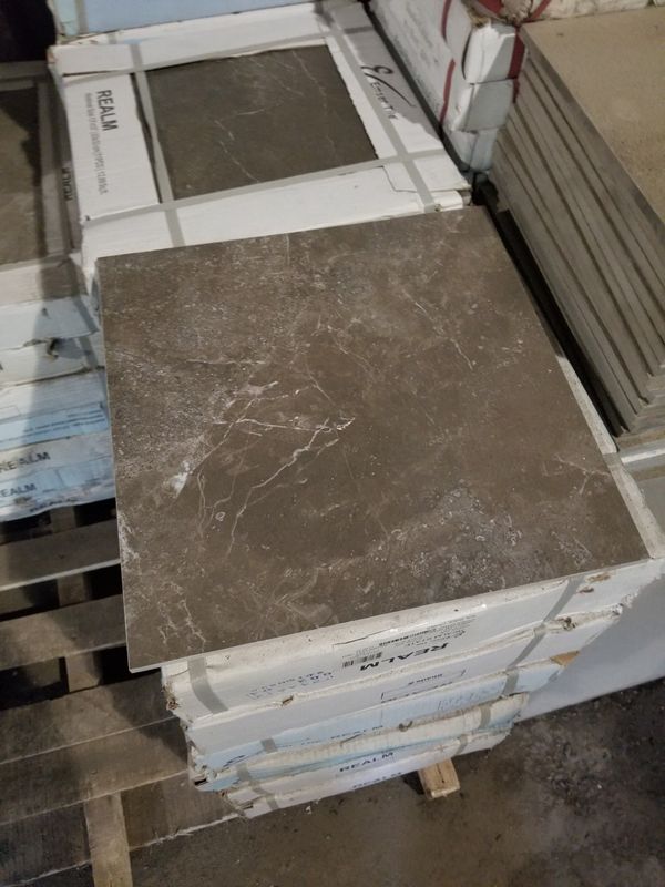250sf Of 13x13 Porcelain Tile Flooring Good Quality For In Portland 250sf Of 13x13 Porcelain Tile Flooring Good Quality Portland Or