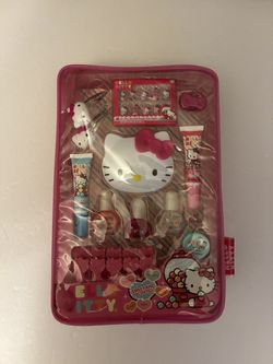 Hello Kitty Cosmetic Set