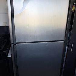 GE Refrigerator
