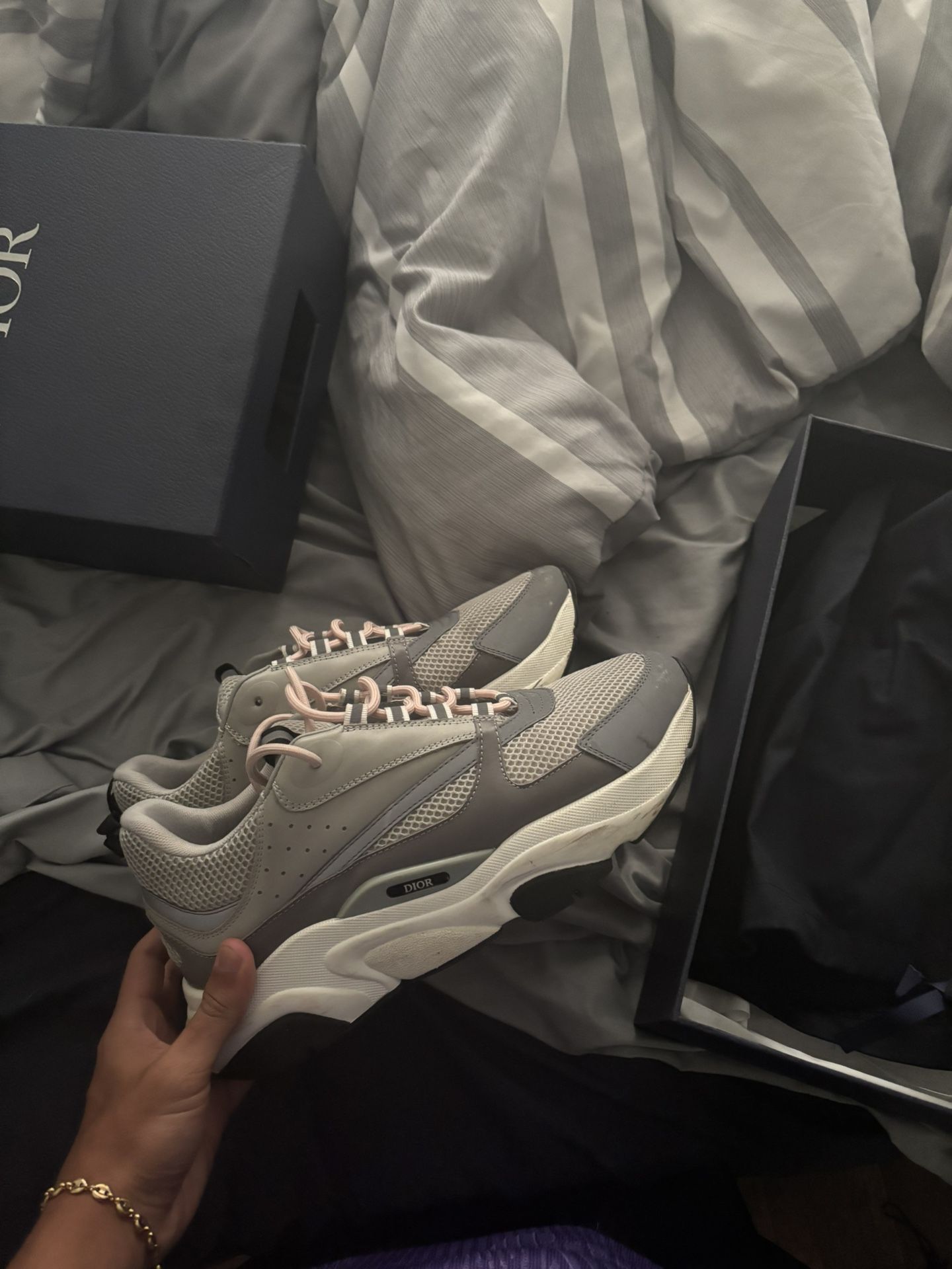 Dior B22