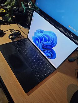 Dell XPS Touchscreen PC.  i7-1185G7-3.0GHz-CPU. 16GB Ram. 512GB m.2 SSD.