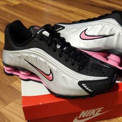 NIKE SHOX 4.5y also fits 6w new with box silver/black/pink