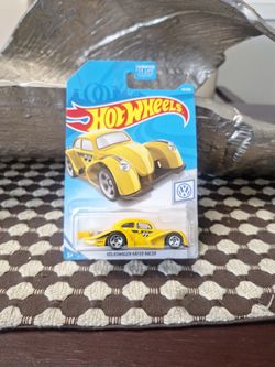 Hot Wheels Volkswagen 1/10 Kafer Racer (2017) Yellow Toy Car 46/250