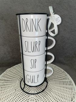 Rae Dunn Set of 4 Stacked Mugs with Display